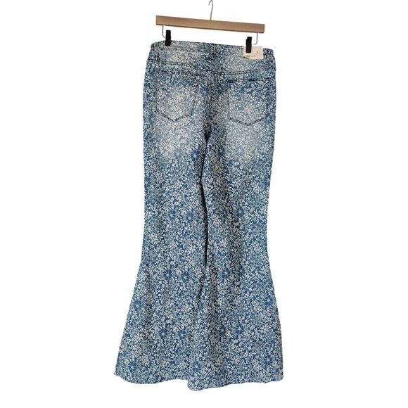 Altar'd State Womens Boho Flare Jeans Size 31 Blue Denim Floral Bell Bottom - Picture 5 of 12